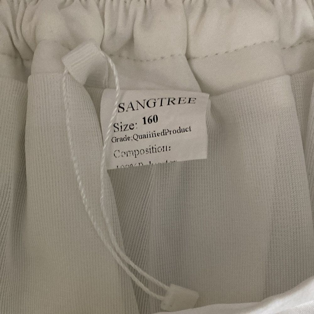 Sangtree Girls’ Pleated White Tennis Skirt with shorts. Size 14. - Picture 6 of 6